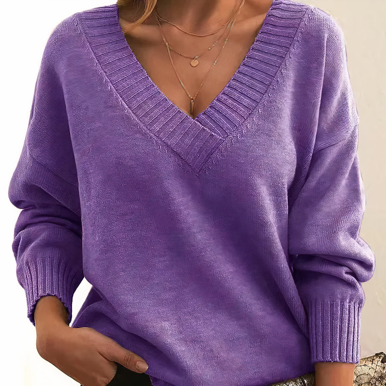 Fion - Elegant V-Neck Jumper